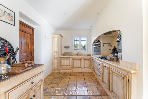 Mas provençal contemporain éco-responsable avec piscine