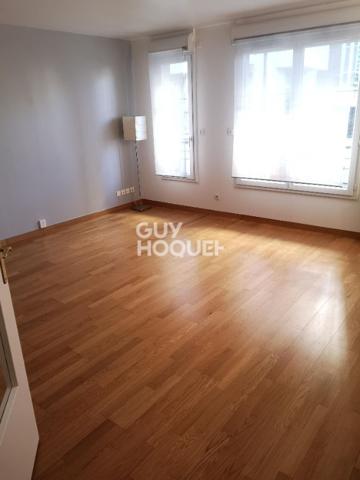 A louer Grand STUDIO Coeur Centre Ville
