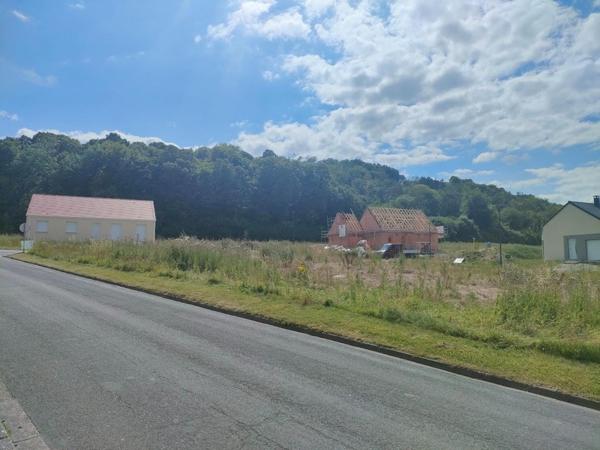À Auneuil, bâtissez votre maison dans un cadre paisible, proche de tout !