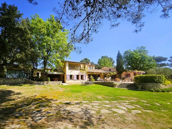 Grambois (84240) Domaine d’exception en Provence de 3 hectares / 515 m² habitables / Luberon, Grambois