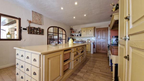 Grambois (84240) Domaine d’exception en Provence de 3 hectares / 515 m² habitables / Luberon, Grambois