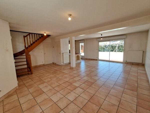 Maison à MONCE-EN-BELIN, 72230 - 5 pièces 120m²