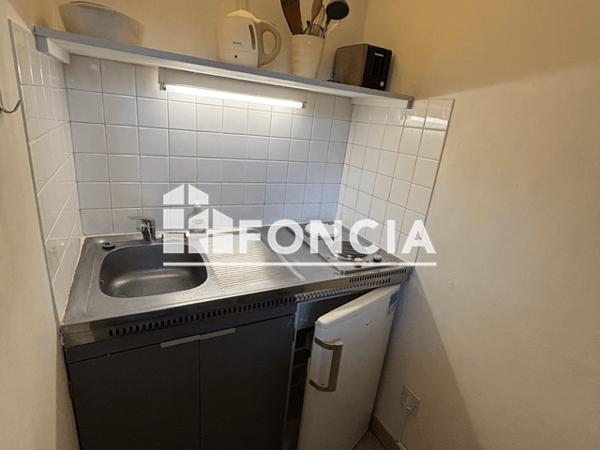 Location Studio meublé 20.99 m² - 18B Rue de Fontaine Écu Besançon 25000