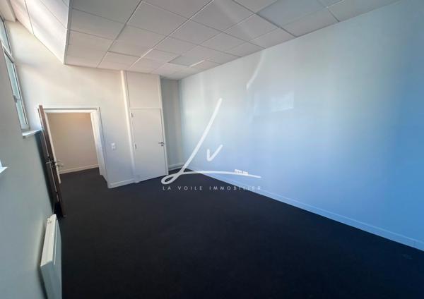 CAEN – ENSEMBLE IMMOBILIER PROFESSIONNEL DE PLAIN PIEDS – ENV. 600 M²