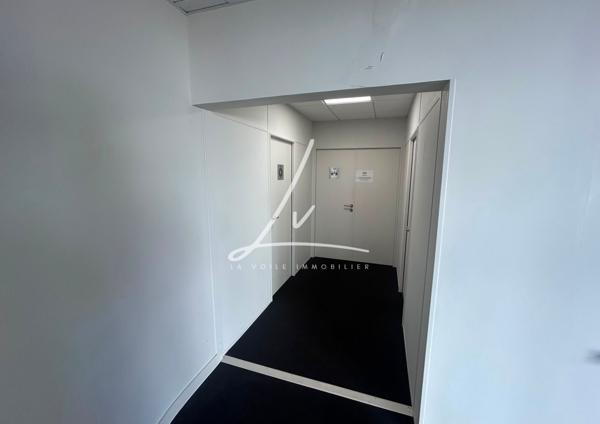 CAEN – ENSEMBLE IMMOBILIER PROFESSIONNEL DE PLAIN PIEDS – ENV. 600 M²