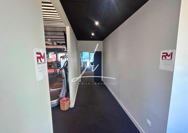 CAEN – ENSEMBLE IMMOBILIER PROFESSIONNEL DE PLAIN PIEDS – ENV. 600 M²