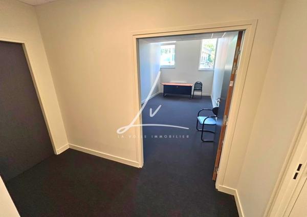 CAEN – ENSEMBLE IMMOBILIER PROFESSIONNEL DE PLAIN PIEDS – ENV. 600 M²