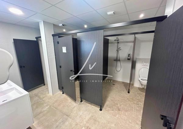 CAEN – ENSEMBLE IMMOBILIER PROFESSIONNEL DE PLAIN PIEDS – ENV. 600 M²