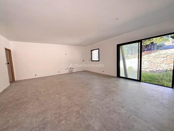 Vente                                                      Appartement
                        
                     3 pièces                      69 m2                     à Grosseto-Prugna