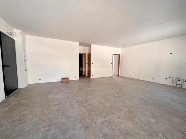 Vente                                                      Appartement
                        
                     3 pièces                      69 m2                     à Grosseto-Prugna