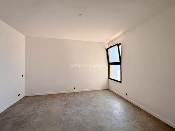 Vente                                                      Appartement
                        
                     3 pièces                      69 m2                     à Grosseto-Prugna