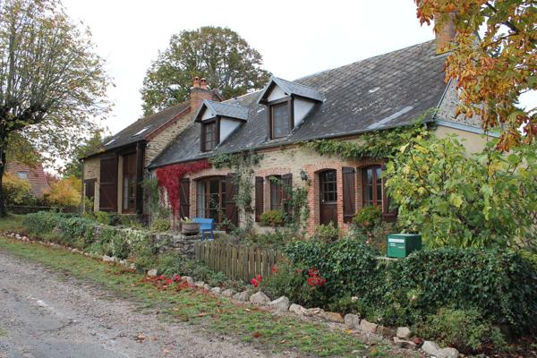 Préveranges - Fermette spacieuse avec 2 maisons sous un même toit. Préveranges (18370)