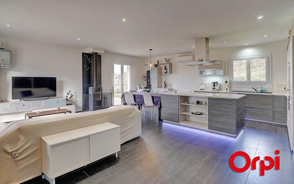 Maison à vendre    6 pièces •  Bourgoin-Jallieu