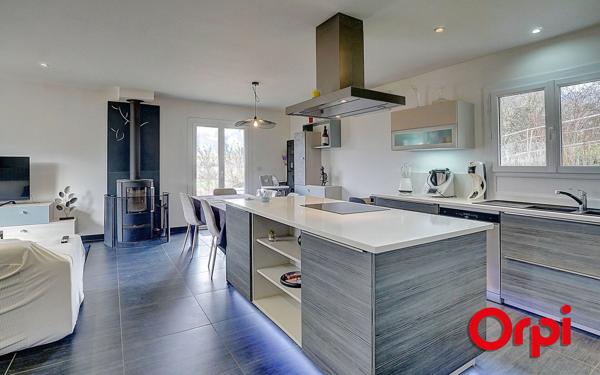 Maison à vendre    6 pièces •  Bourgoin-Jallieu