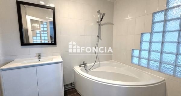 Location Appartement 3 pièces 84.24 m² - Villefranche-sur-saône 69400