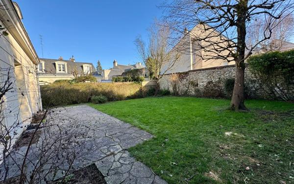 Maison à louer    5 pièces •  Versailles