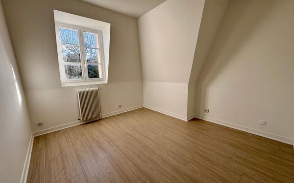 Maison à louer    5 pièces •  Versailles