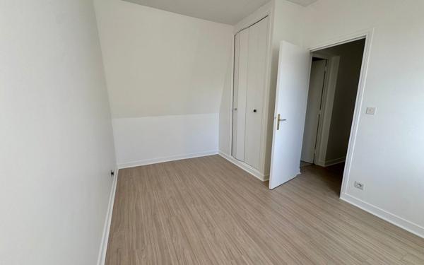 Maison à louer    5 pièces •  Versailles