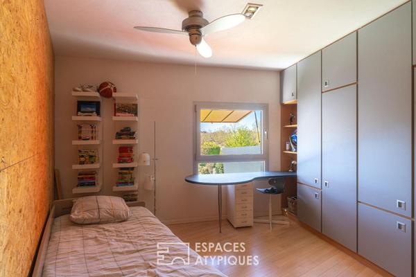 Maison d’architecte aux lignes recherchées et sa piscine