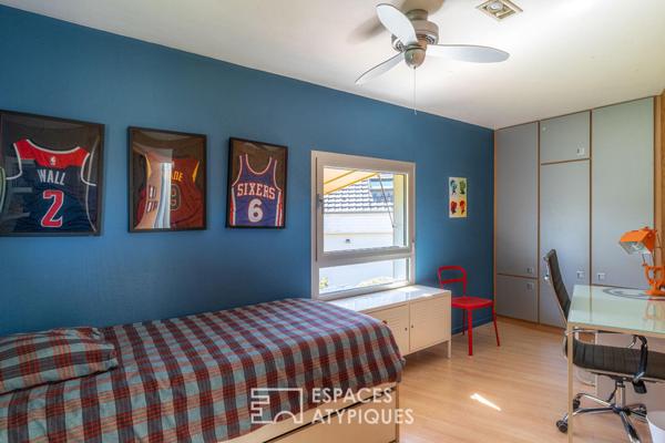 Maison d’architecte aux lignes recherchées et sa piscine