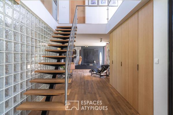 Maison d’architecte aux lignes recherchées et sa piscine