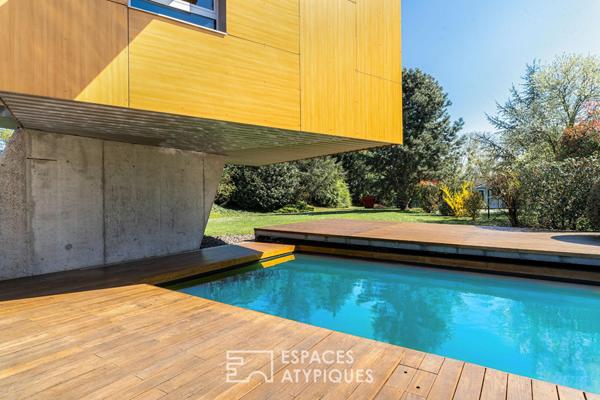 Maison d’architecte aux lignes recherchées et sa piscine
