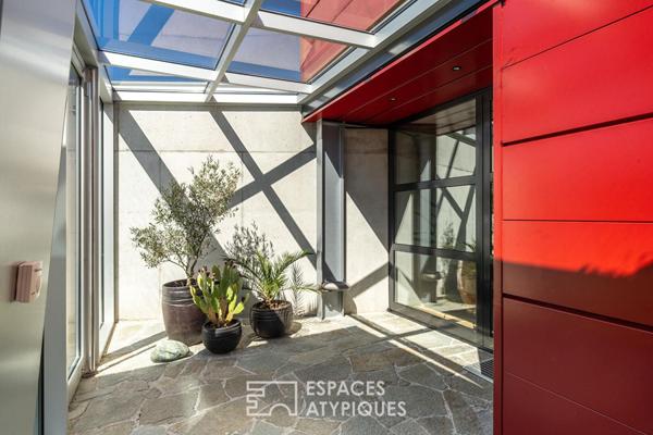 Maison d’architecte aux lignes recherchées et sa piscine