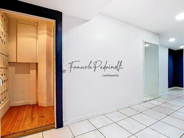 125 m² Locaux commerciaux LYON 6EME / A DIVISER idéal Investissement Location Courte Durée