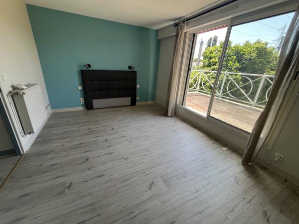 Maison
         5 pièces
        - 128 m² Exclusivité 192 000 € *