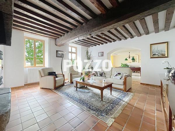 A VENDRE MAISON DE 9 PIECES (240 m2) AVEC TERRAIN A CHANU (61) CHANU