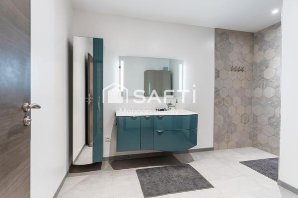 MAISON 6 PIECES DE PLAIN-PIED DE 202m²