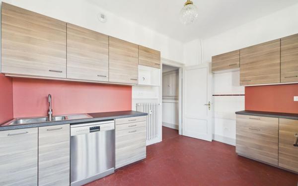 Appartement à louer    6 pièces •  Strasbourg