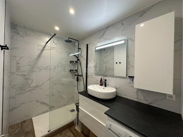 SEVRES - Plateau - Superbe 3 pièces moderne et traversant. 330 000 € **  - Référence  752-C