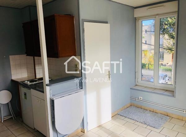 A SOISSONS, QUARTIER GARE ET HOPITAL, IDEAL INVESTISSEUR, IMMEUBLE DE RAPPORT DE 12 STUDIOS LOUÉS.