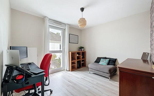 Appartement à vendre    5 pièces • 93,07 m2 Montigny-le-Bretonneux