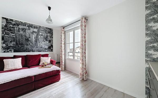 Appartement à vendre    5 pièces • 93,07 m2 Montigny-le-Bretonneux