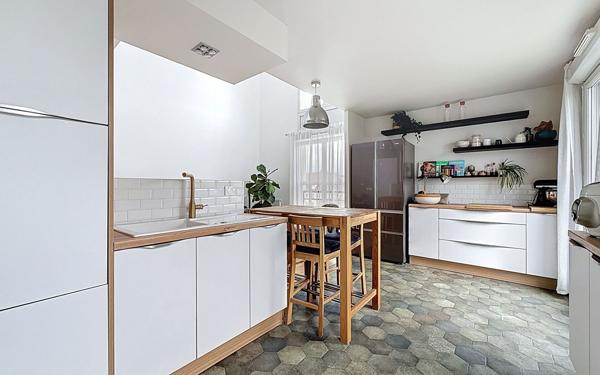 Appartement à vendre    5 pièces • 93,07 m2 Montigny-le-Bretonneux