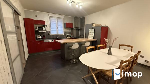 Maison avec extérieur