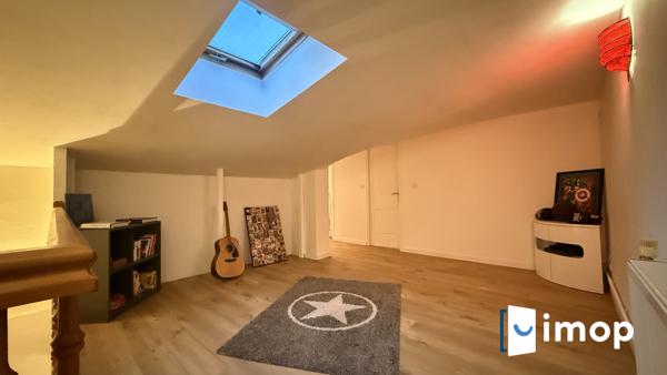 Maison avec extérieur