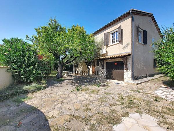 Maison 168 m² , 4 chambres, garage, cheminée insert