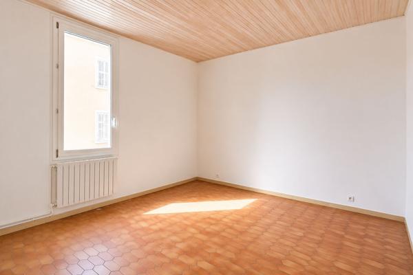 APPARTEMENT TYPE 4/5 / TERRASSE / CAVE