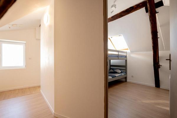 LIEUX UNIQUES -  PROPRIÉTÉS PRIVÉES - PROPOSE TRES JOLIE MAISON DE VILLE DE 208 M² ET SA COUR INTERIEURE - GARE 800 M À PIED