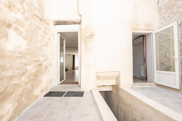 LIEUX UNIQUES -  PROPRIÉTÉS PRIVÉES - PROPOSE TRES JOLIE MAISON DE VILLE DE 208 M² ET SA COUR INTERIEURE - GARE 800 M À PIED