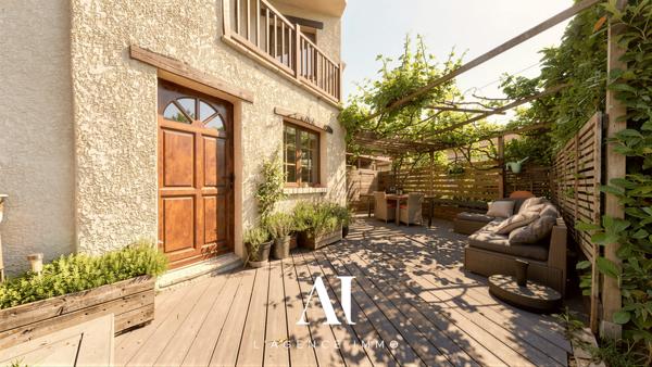 Maison de Village T7 Terrasse Parking Sous-sol 4 chambres Péron O1630