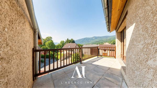 Maison de Village T7 Terrasse Parking Sous-sol 4 chambres Péron O1630
