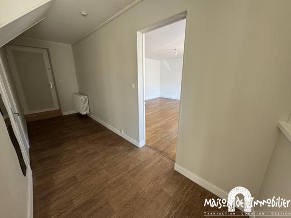 Vente Maison de village - 4 pièces - 109m² - Grande cour et deux garages - JAVREZAC