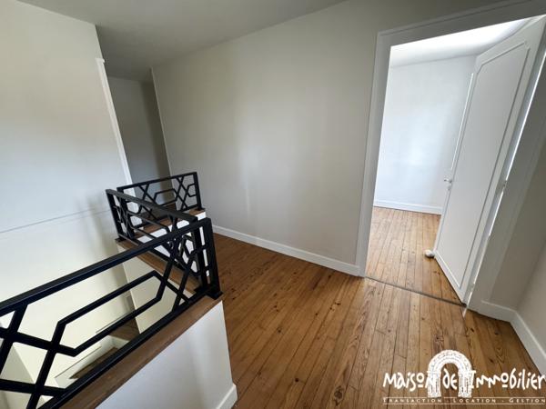 Vente Maison de village - 4 pièces - 109m² - Grande cour et deux garages - JAVREZAC