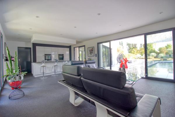 Villa contemporaine de plain-pied 182m2 avec piscine Albi Madeleine