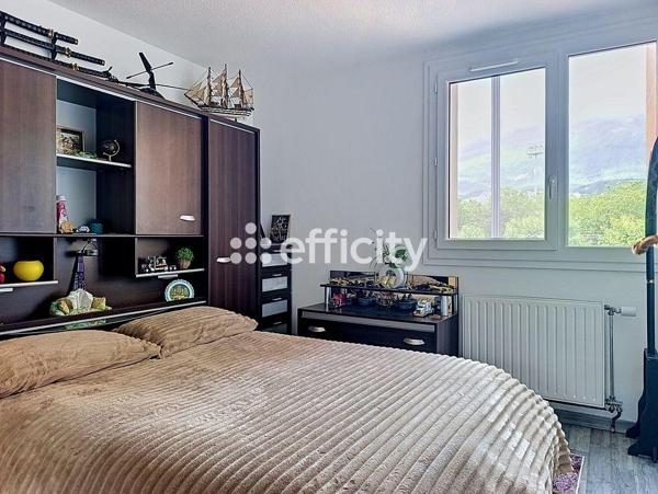Appartement
         4 pièces
        - 85 m² Exclusivité 175 000 € *