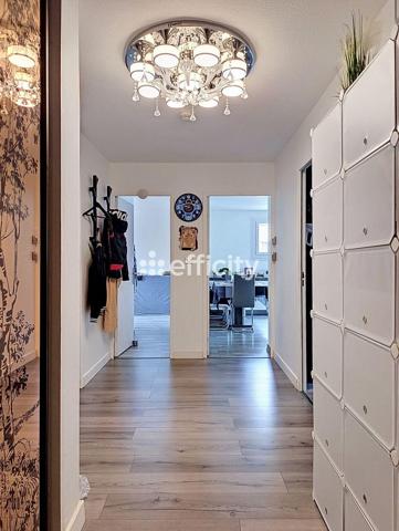 Appartement
         4 pièces
        - 85 m² Exclusivité 175 000 € *